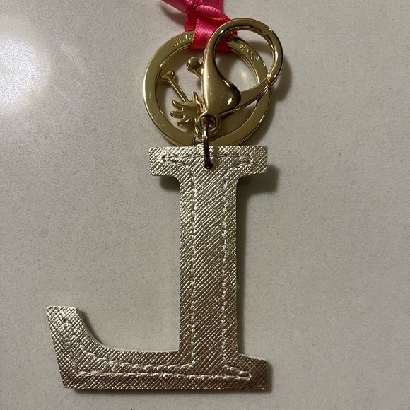 Brand new with tags Lilly Pulitzer “L” keychain - Picture 3 of 6